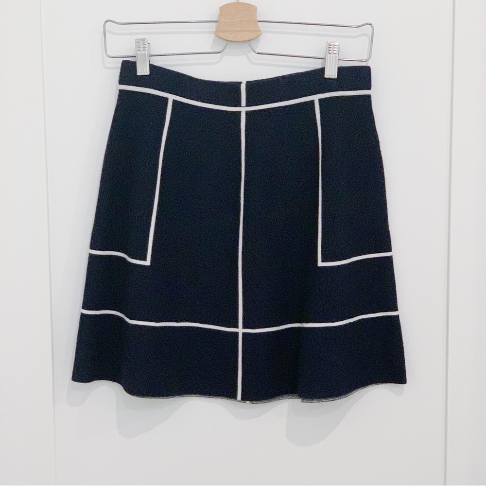 Geometric Banded-waist Knit A-line Fit n Flare skirt.